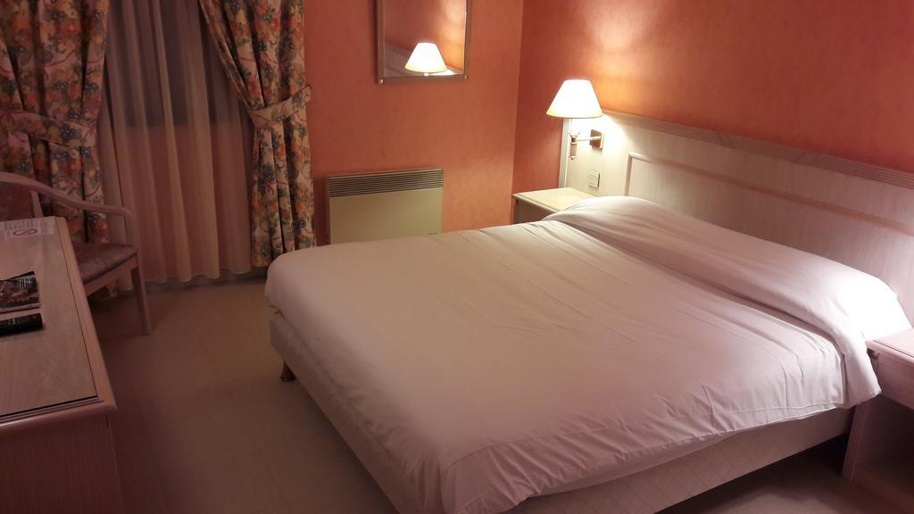 Saint-Yorre Logis L'Auberge Bourbonnaise מראה חיצוני תמונה