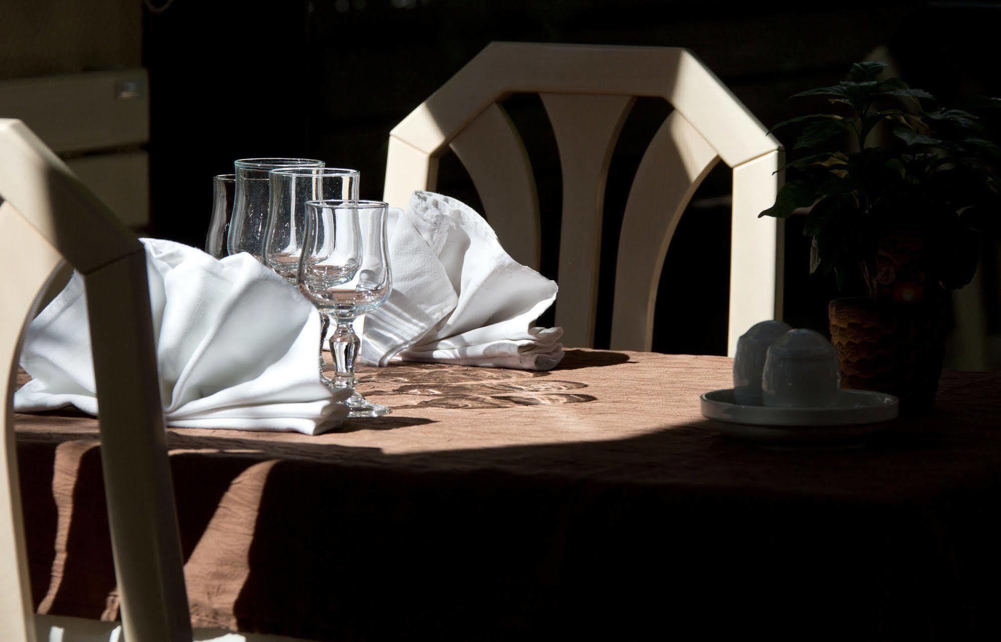 Saint-Yorre Logis L'Auberge Bourbonnaise מראה חיצוני תמונה